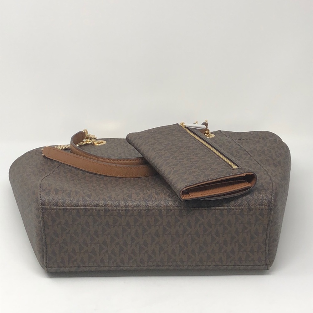 ♥️NWT Michael Kors Bundle Jet Set travel+wallet♥️ - Picture 4 of 7